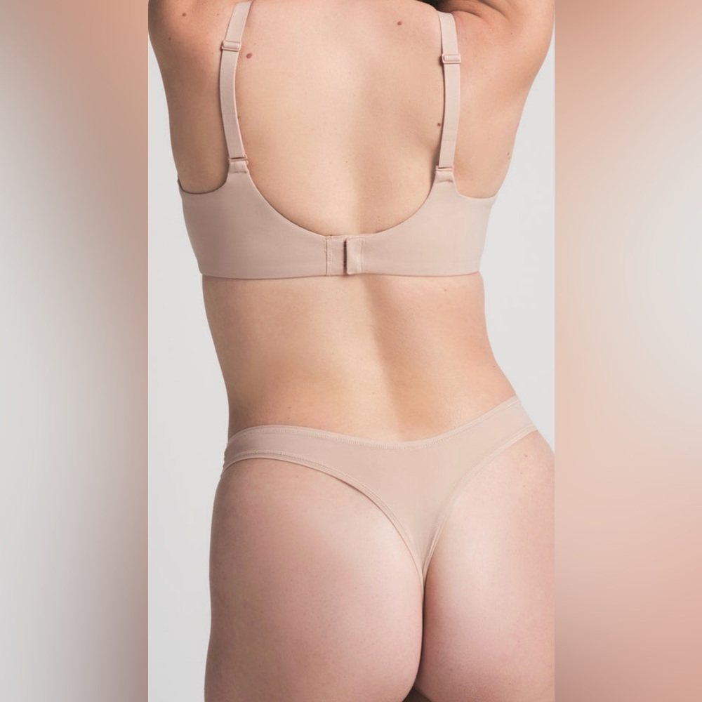 SKIMS Fits Everybody Scoop Plunge Bra 30C NWT Mica Color - Picture 10 of 10